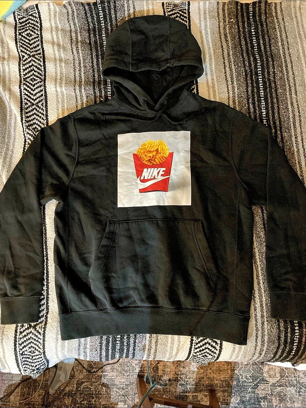 Nike Men's Black Graphic Hoodie // size M